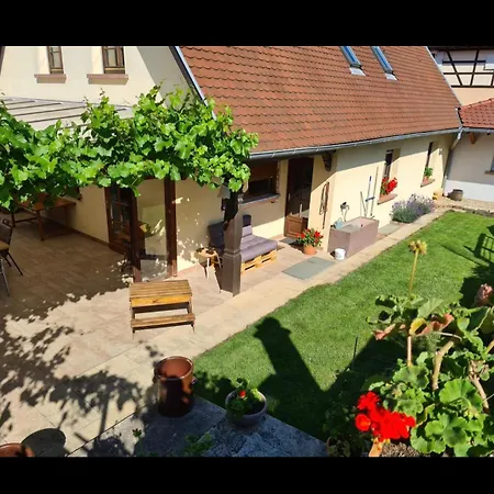 Vignoble De Holiday home Cleebourg
